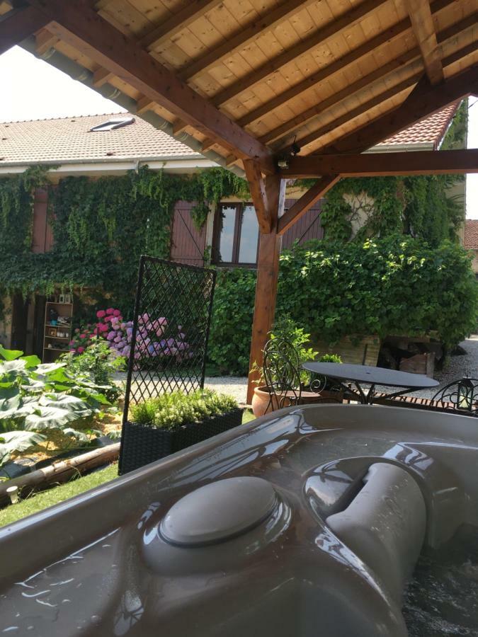 Gite De Solama Avec Spa Balleville Luaran gambar